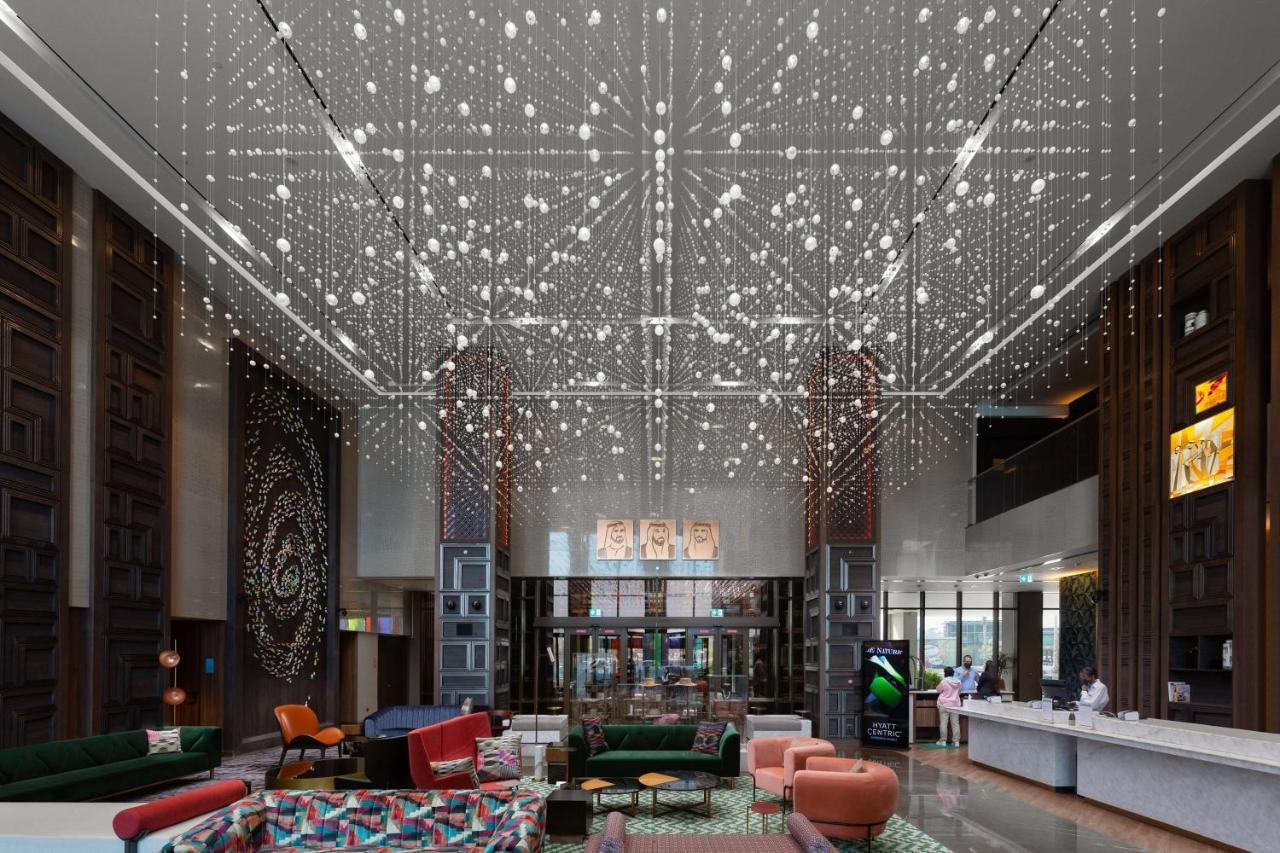 Hyatt Centric Jumeirah Dubaj Exteriér fotografie The lobby of the hotel